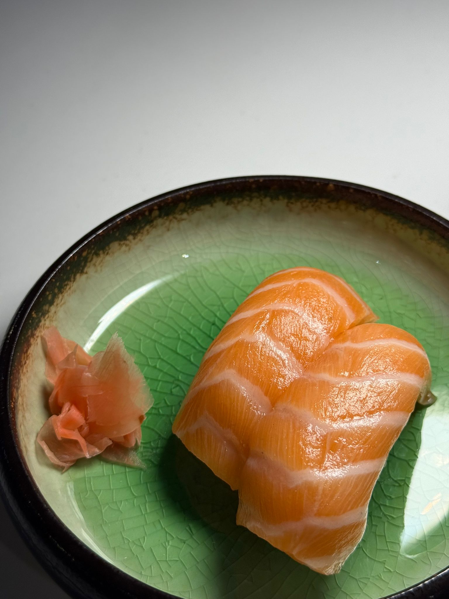 Nigiri de salmón